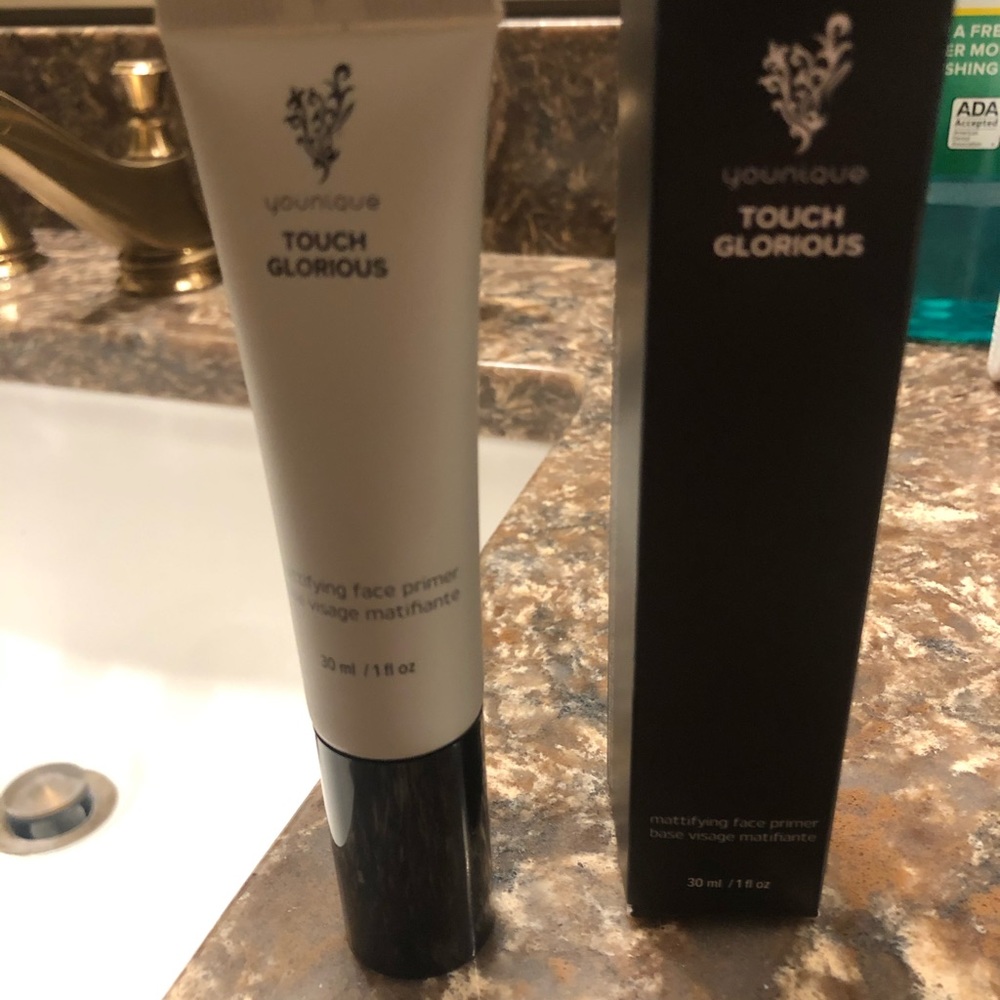 Younique Touch Glorious face primer